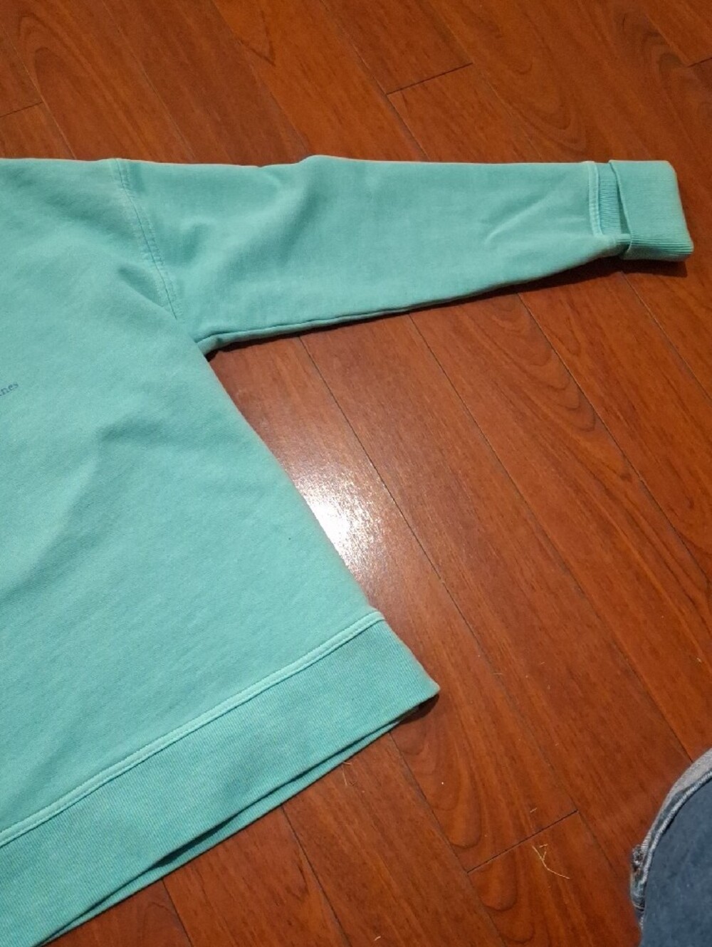 Vineyard Vines Mint Green Whale Logo Crewneck - Picture 6 of 12